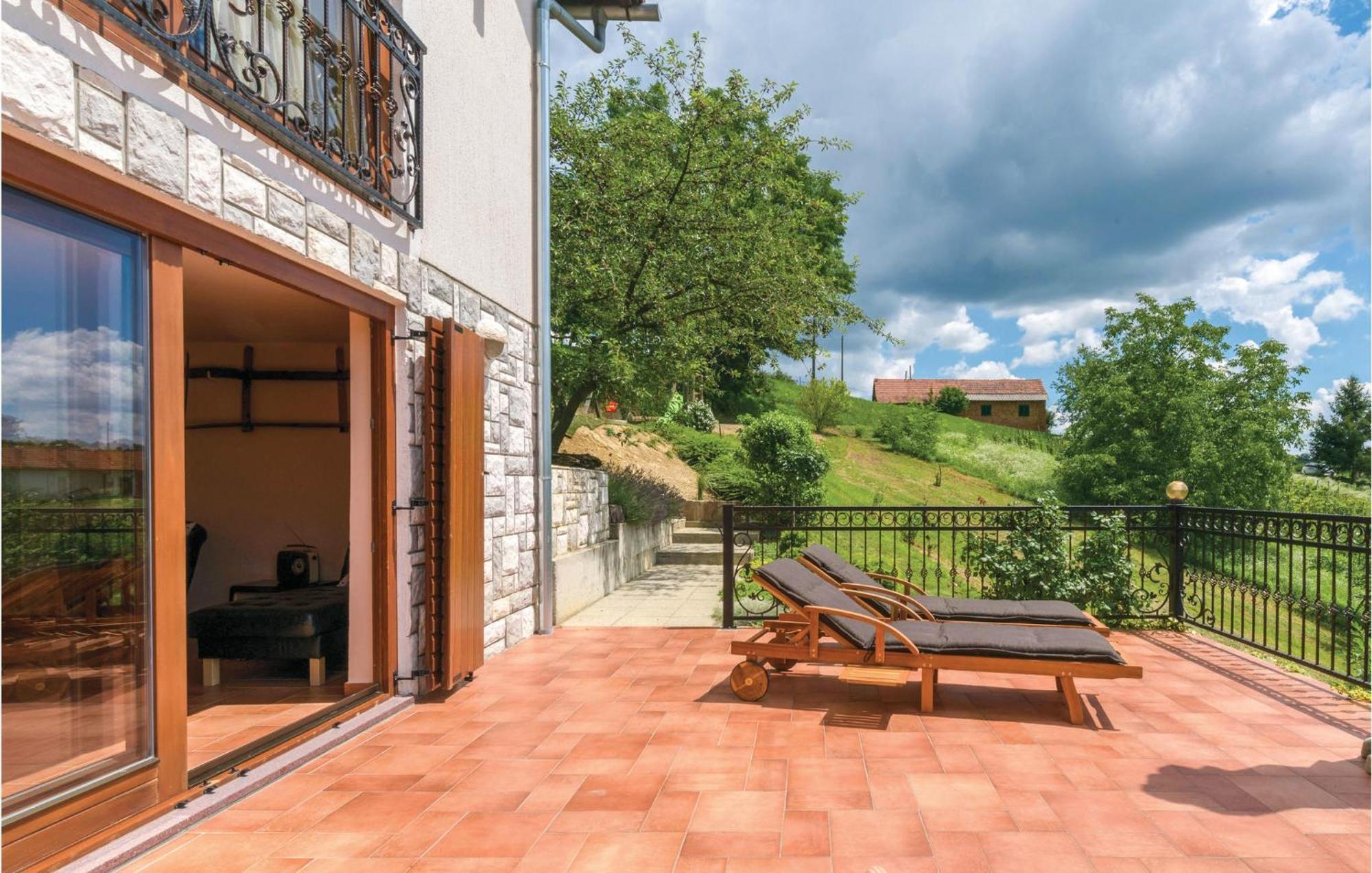 Beautiful Home In Sv,Martin Na Muri With Jacuzzi สเวติ มาร์ติน นา มูรี ภายนอก รูปภาพ