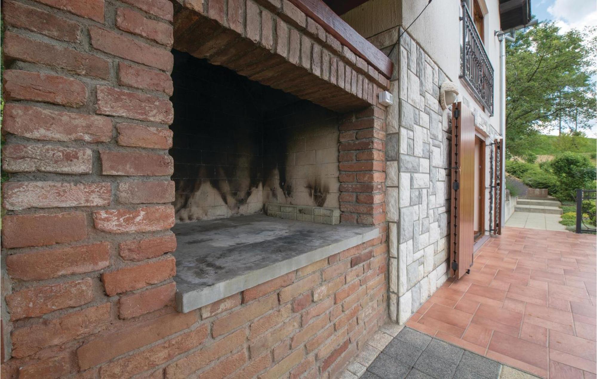 Beautiful Home In Sv,Martin Na Muri With Jacuzzi สเวติ มาร์ติน นา มูรี ภายนอก รูปภาพ
