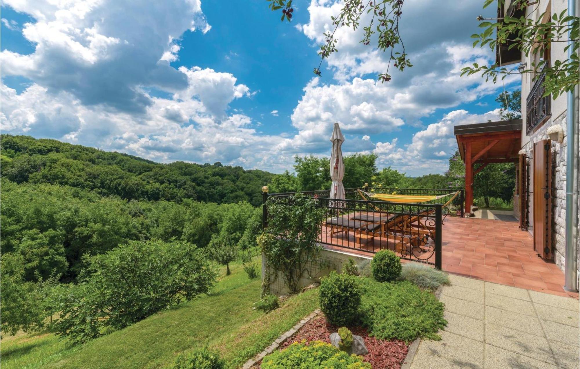 Beautiful Home In Sv,Martin Na Muri With Jacuzzi สเวติ มาร์ติน นา มูรี ภายนอก รูปภาพ