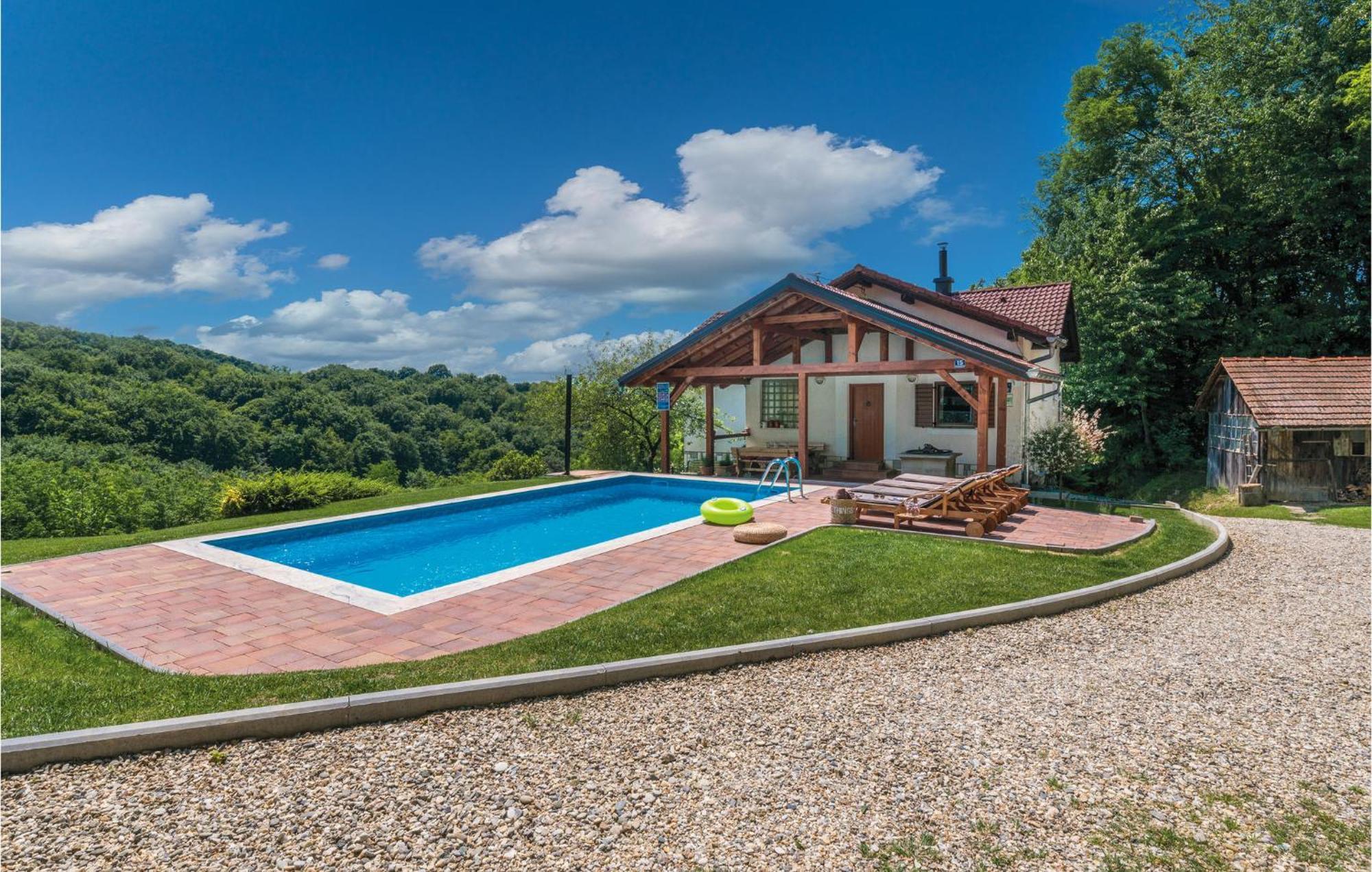 Beautiful Home In Sv,Martin Na Muri With Jacuzzi สเวติ มาร์ติน นา มูรี ภายนอก รูปภาพ